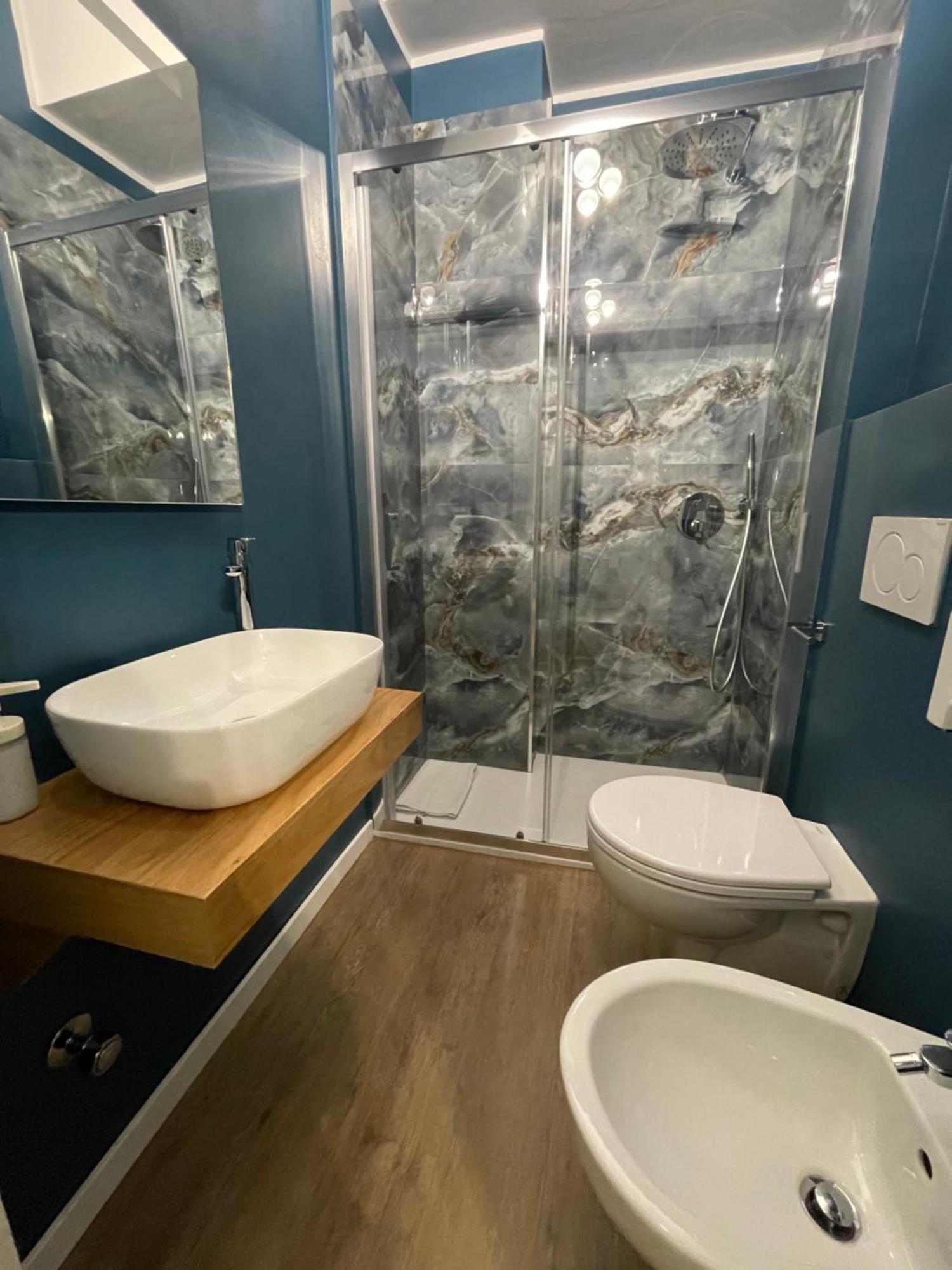 Isvi Bari Comfort Rooms מראה חיצוני תמונה